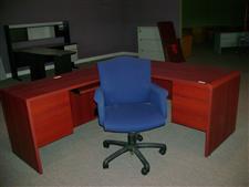 Global Furniture Secretarial Desk w/ Return